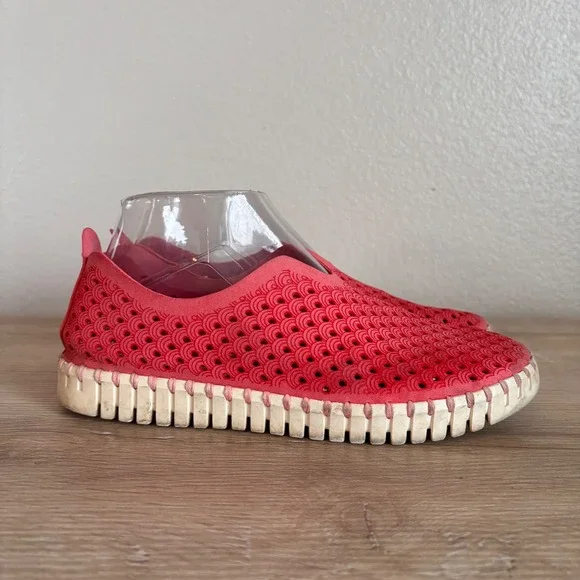 Ilse Jacobsen Tulip Red Laser Cut Perforated Slip On Loafer Flats Size 38 - Picture 2 of 8
